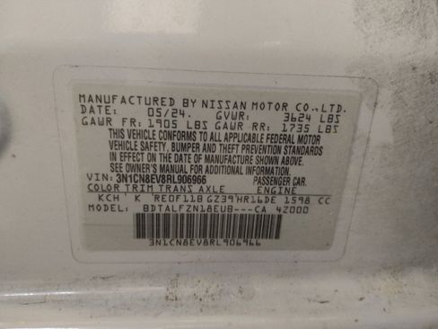 Used 2024 Nissan Versa SV FWD image 33