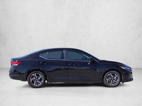 Used 2024 Nissan Sentra SV FWD image 4