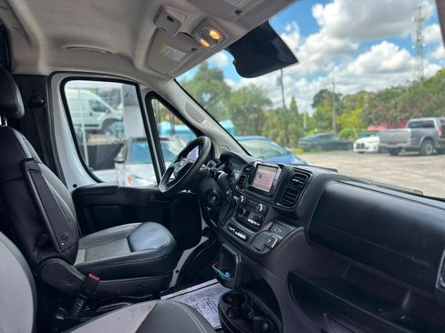 Used 2023 RAM ProMaster 2500 FWD image 12