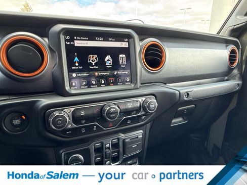 Used 2020 Jeep Gladiator Mojave image 16