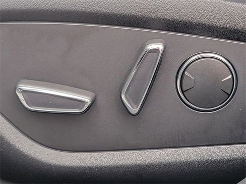 Certified 2022 Lincoln Nautilus Reserve w/ Equipment Group 201A image 5