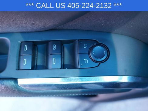 Used 2025 Chevrolet Traverse LT FWD image 32