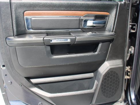 Used 2015 RAM 1500 Laramie w/ Convenience Group AWD/4WD image 15
