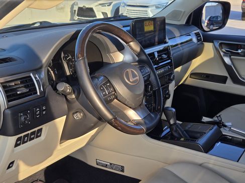 Used 2023 Lexus GX 460 Luxury w/ Accessory Package AWD/4WD image 14