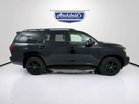 Used 2018 Toyota Sequoia TRD Sport AWD/4WD image 9