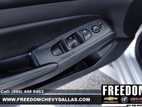 Used 2024 Nissan Altima 2.5 SV FWD image 34