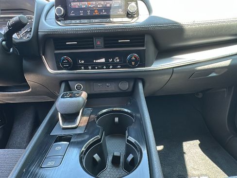 Certified 2023 Nissan Rogue SV AWD/4WD image 19