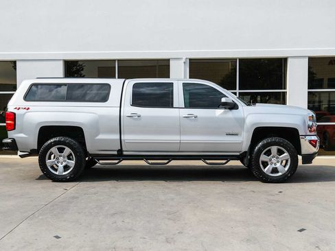 Used 2018 Chevrolet Silverado 1500 LT w/ Texas Edition AWD/4WD image 7