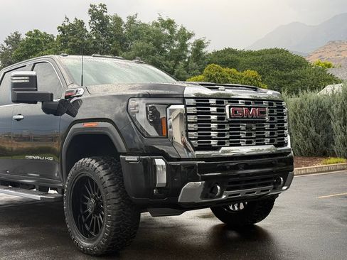 Used 2024 GMC Sierra 3500 Denali w/ Denali Reserve Package AWD/4WD image 18