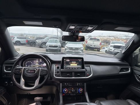 Used 2022 GMC Yukon XL SLT w/ SLT Premium Package image 27