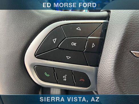 Used 2024 Chrysler Pacifica Touring-L FWD image 33
