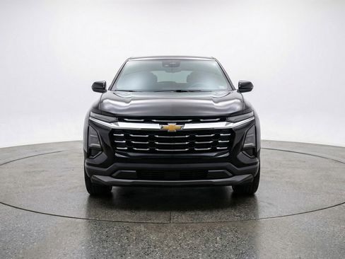 Used 2025 Chevrolet Equinox LT FWD image 2