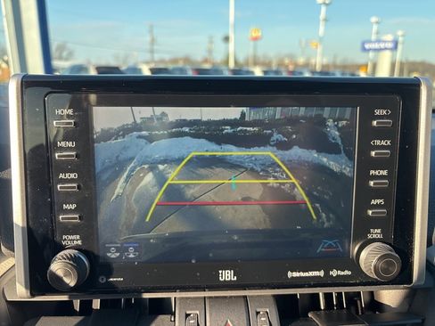 Used 2020 Toyota RAV4 Limited image 25