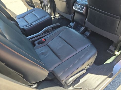 Used 2016 Toyota Highlander Limited Platinum AWD/4WD image 11
