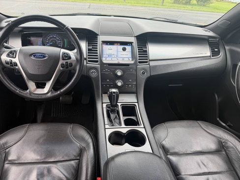 Used 2018 Ford Taurus SEL w/ Equipment Group 201A FWD image 14