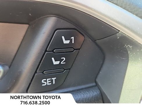 Used 2019 Toyota RAV4 XLE Premium image 21