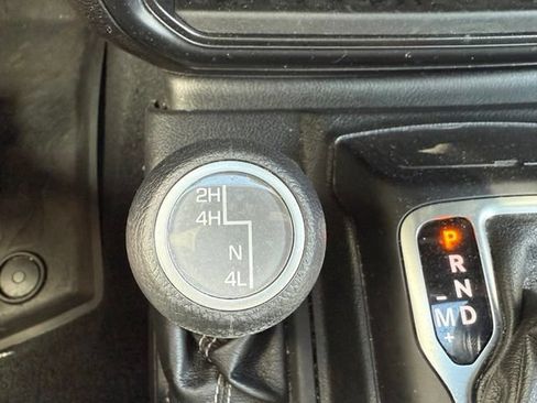 Used 2020 Jeep Wrangler Unlimited Sahara AWD/4WD image 26