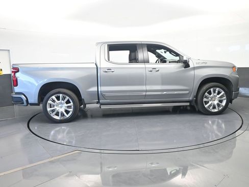 Used 2024 Chevrolet Silverado 1500 High Country w/ Technology Package AWD/4WD image 7