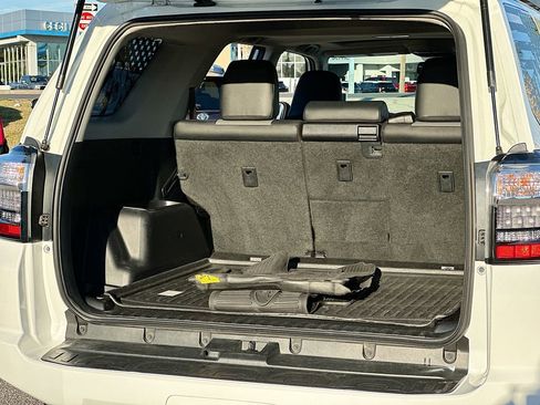 Used 2022 Toyota 4Runner SR5 Premium image 26