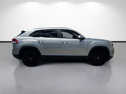 Used 2024 Volkswagen Atlas Cross Sport SE FWD image 2