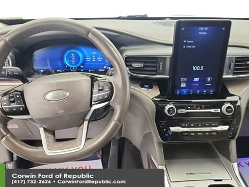 Used 2024 Ford Explorer Platinum w/ Technology Package image 19