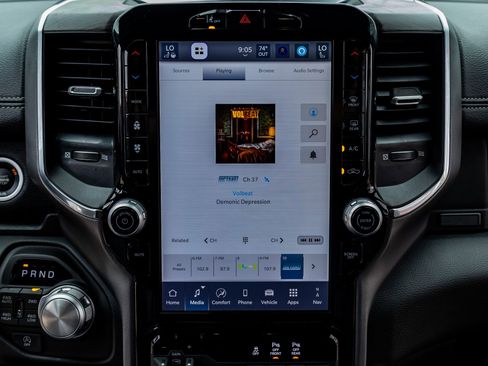 Used 2025 RAM 1500 Laramie w/ Laramie Southwest Edition image 25