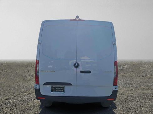 Used 2025 Mercedes-Benz Sprinter 2500 image 4