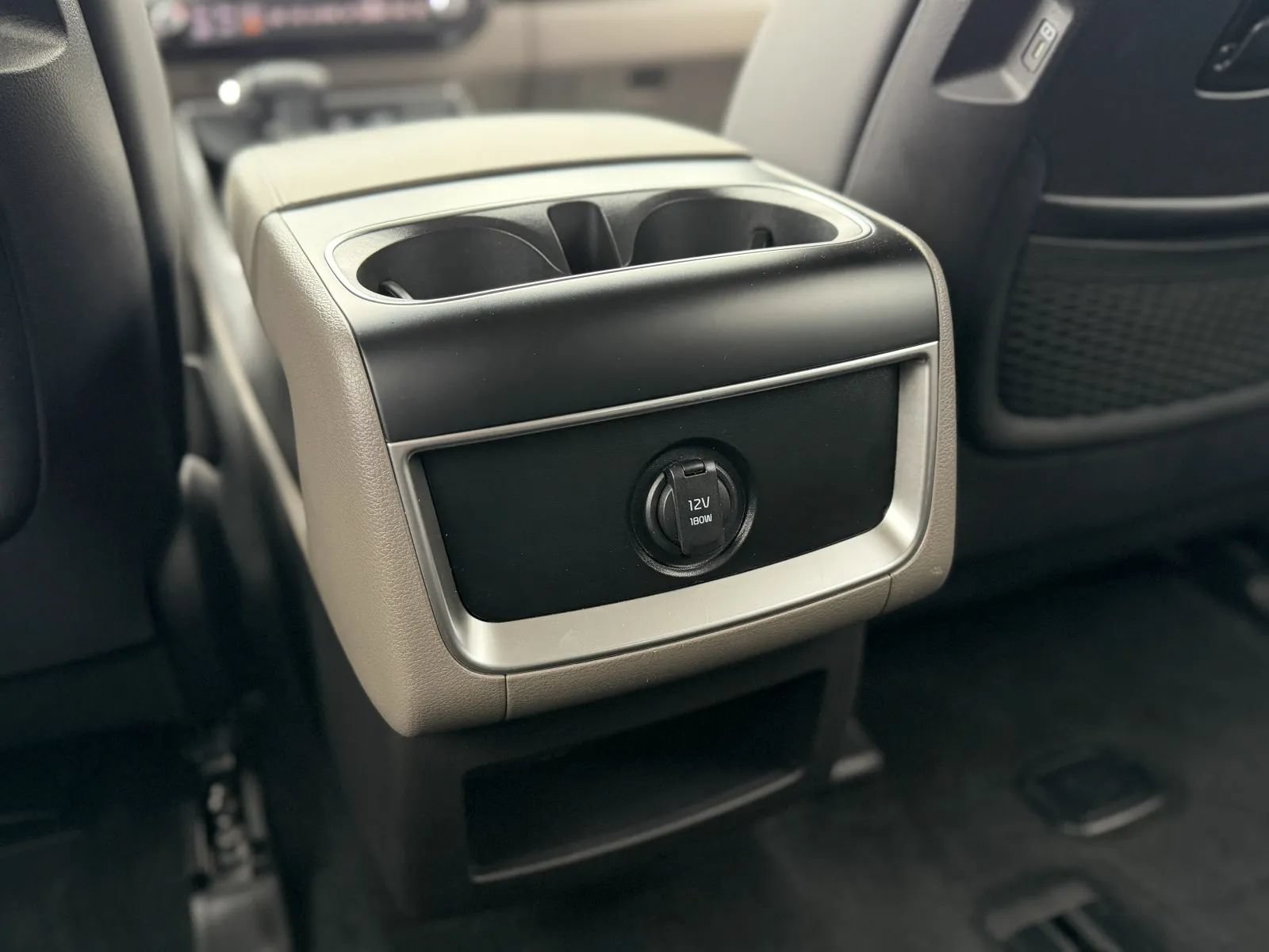 Used 2026 Kia Carnival FWD image 40