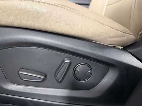 Used 2024 Ford Explorer Limited image 22