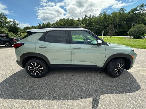 Used 2024 Chevrolet TrailBlazer ACTIV w/ Driver Confidence Package AWD/4WD image 6