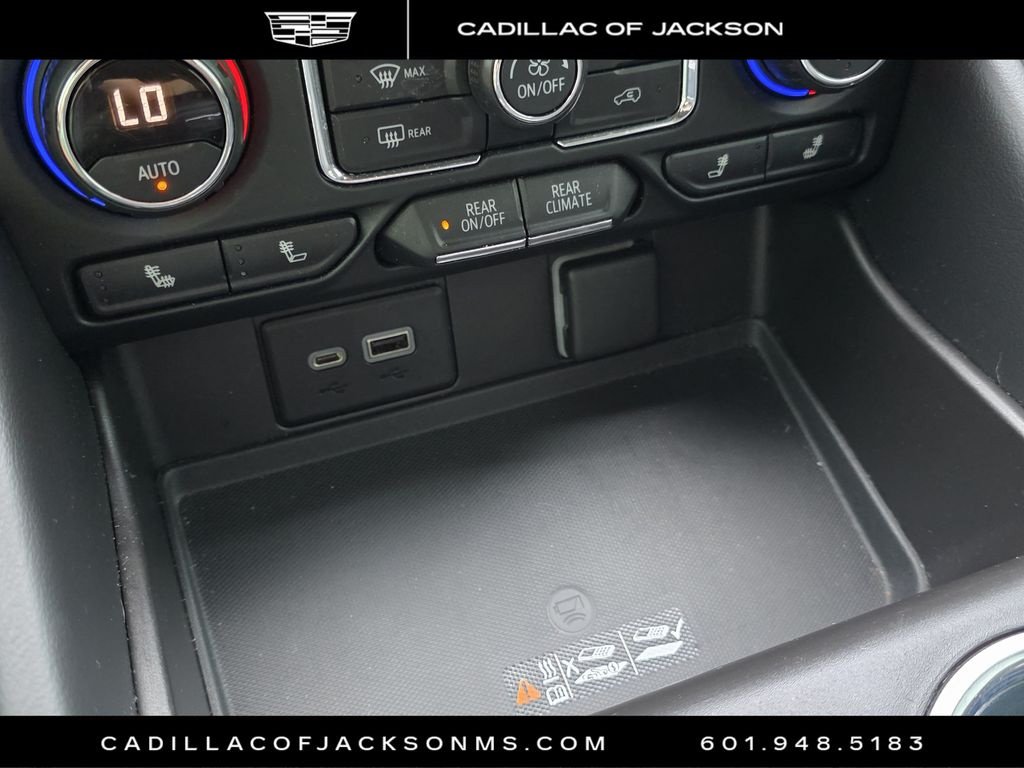 Used 2021 Chevrolet Tahoe Z71 w/ Luxury Package AWD/4WD image 15