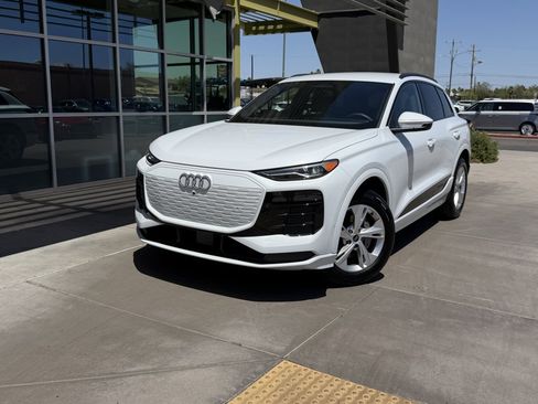Used 2025 Audi Q6 e-tron Premium w/ Convenience Package RWD image 2