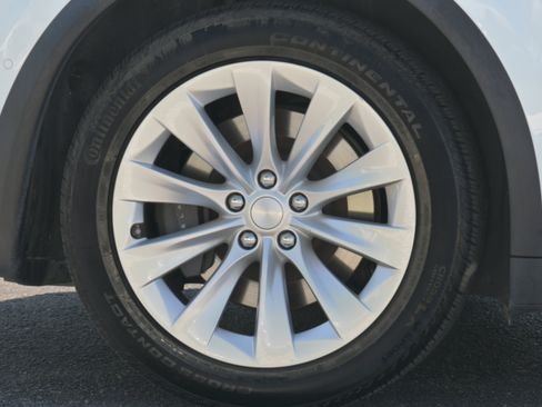 Used 2020 Tesla Model X Long Range AWD/4WD image 36