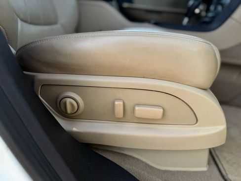 Used 2012 GMC Acadia Denali image 20