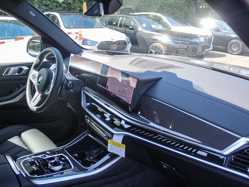 New 2026 BMW X5 M60i image 16