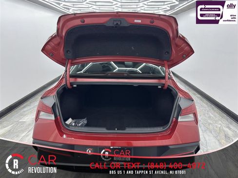 Used 2024 Hyundai Elantra Limited FWD image 6
