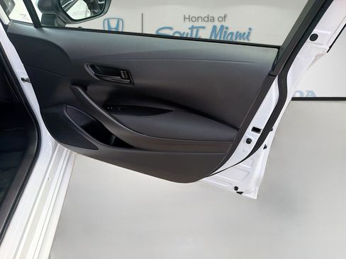 Used 2025 Toyota Corolla LE FWD image 32