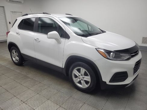 Used 2020 Chevrolet Trax LT w/ Driver Confidence Package image 11