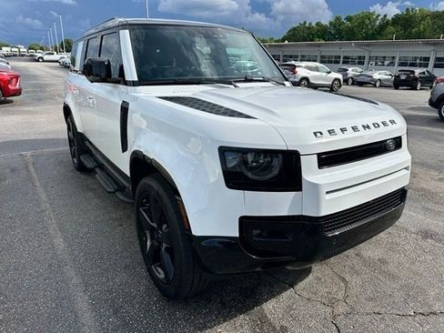 Used 2025 Land Rover Defender 130 X-Dynamic SE AWD/4WD image 30
