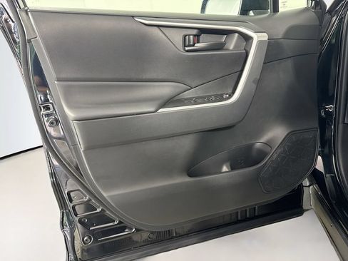 Used 2023 Toyota RAV4 LE AWD/4WD image 12