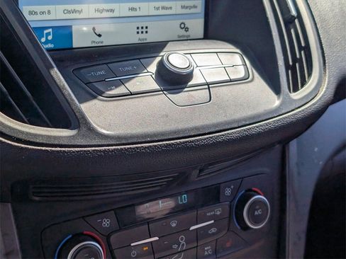 Used 2018 Ford Escape SE w/ Ford Safe & Smart Package image 23