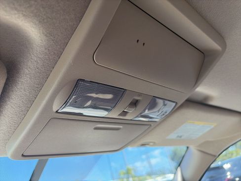 Used 2017 Nissan Frontier SV image 19