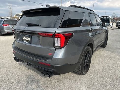 Used 2025 Ford Explorer ST AWD/4WD image 7