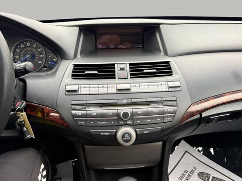 Used 2010 Honda Crosstour EX image 19