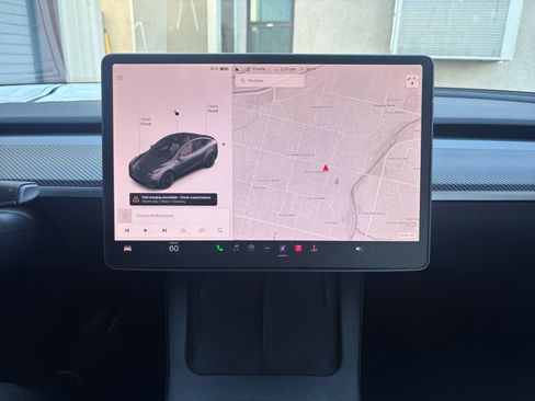 Used 2021 Tesla Model Y Long Range image 21