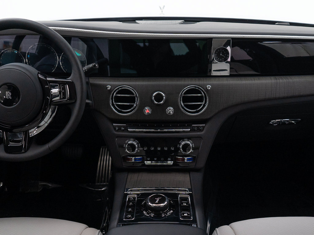 Certified 2023 Rolls-Royce Ghost Extended Wheelbase w/ Ghost Package AWD/4WD image 39