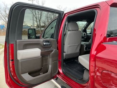 Used 2021 GMC Sierra 3500 SLT w/ SLT Convenience Package image 18
