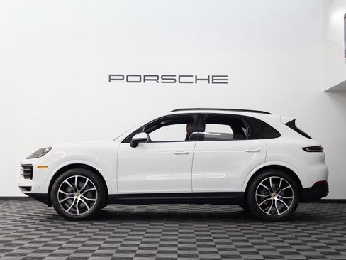 Certified 2024 Porsche Cayenne Base image 2