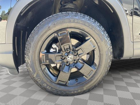 Used 2025 Honda Ridgeline Black Edition image 7