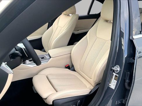 Used 2025 BMW 330i Sedan w/ Premium Package RWD image 7